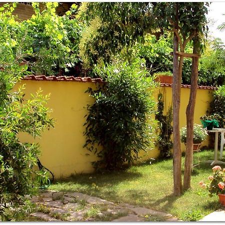 B&B Degli Amici Чампино Экстерьер фото
